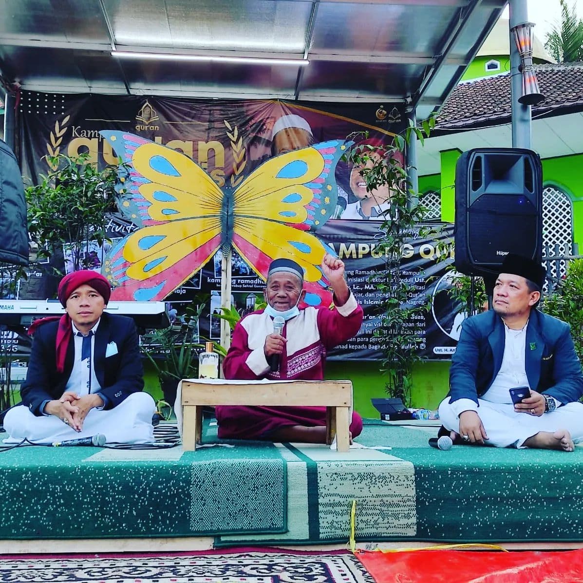 KH. AHMAD SOLEH (ALM)